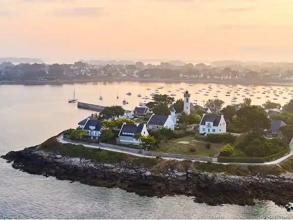 vue aérienne côte golfe du Morbihan